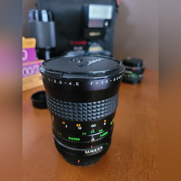 Camera 1984 Canon T70 with Extra Lens - Picture 4 of 11